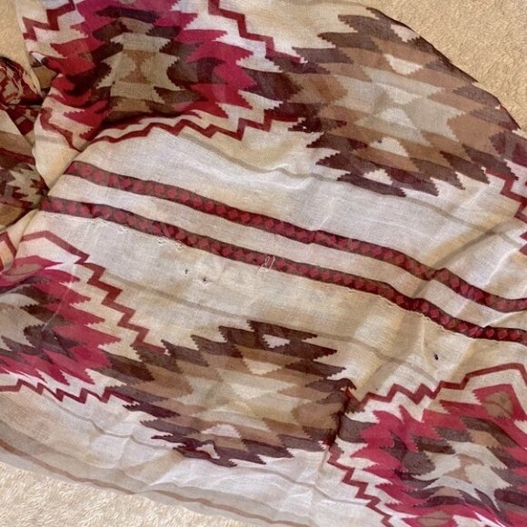 5/$25 Aztec Print Lightweight Infinity Scarf - Picture 4 of 7